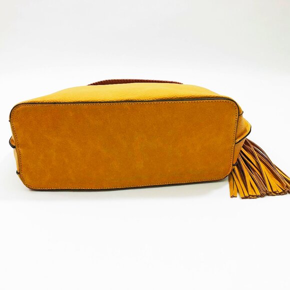 NWT Jen & Co Amber Hobo Vegan Faux Leather Mustard 13x11.5x5 inches - Picture 2 of 9